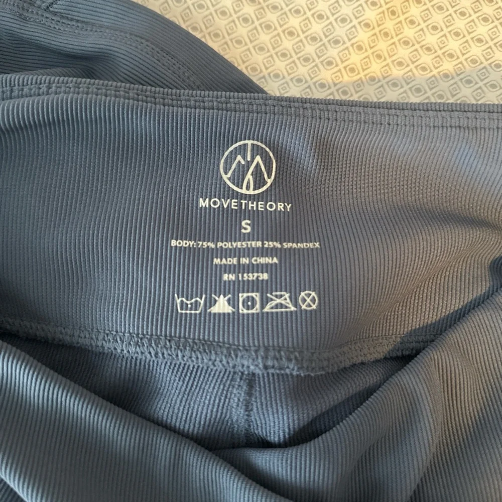 Move Thoery leggings/yoga pants - Picture 4 of 7